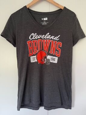 NFL Women’s Cleveland Browns V-Neck T-shirt